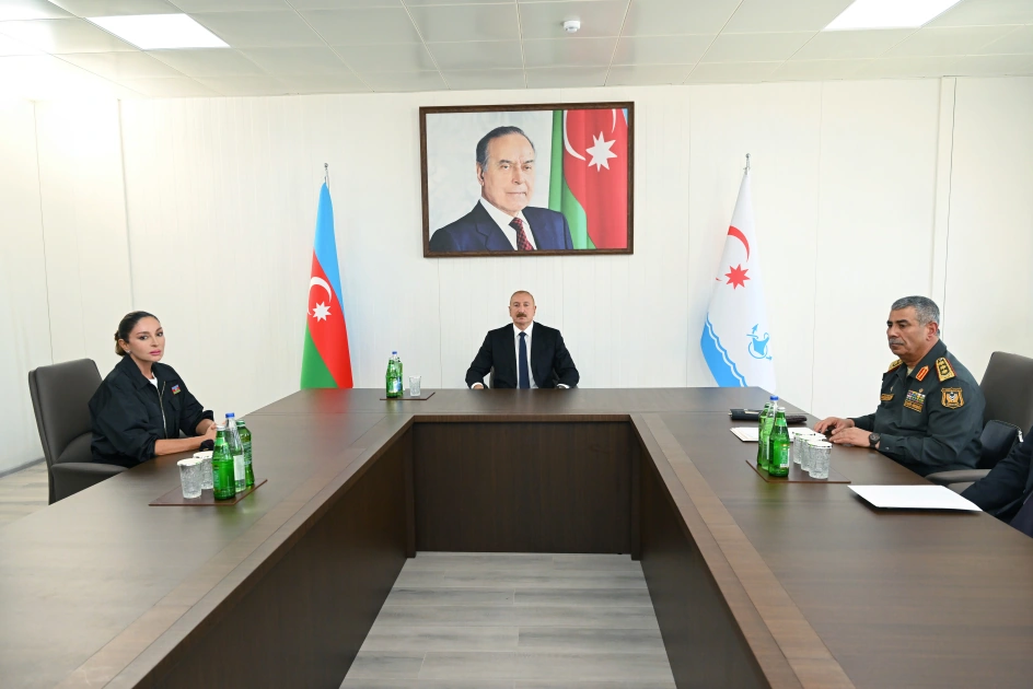 President Ilham Aliyev and First Lady Mehriban Aliyeva visit Azerbaijani Navy (PHOTO)