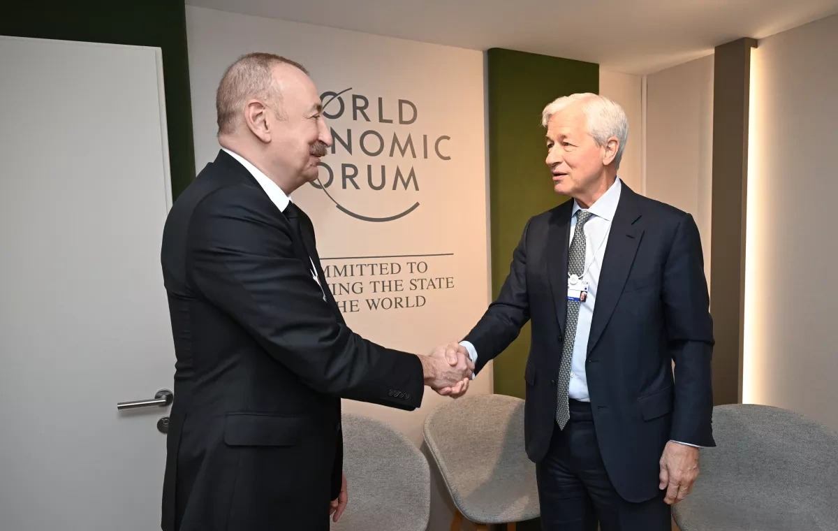 President Aliyev, J.P.Morgan CEO discuss long-term cooperation in Davos PHOTO