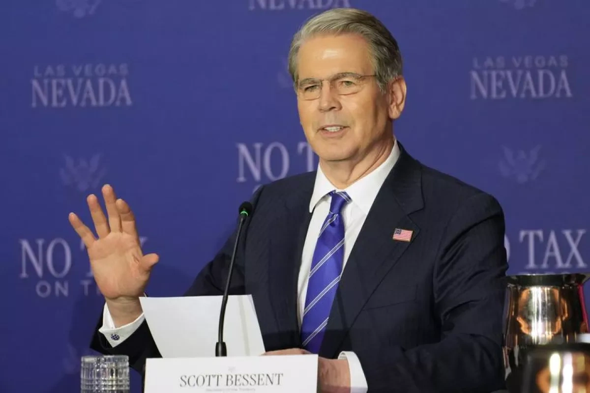 US extends Russian oil sanctions waiver