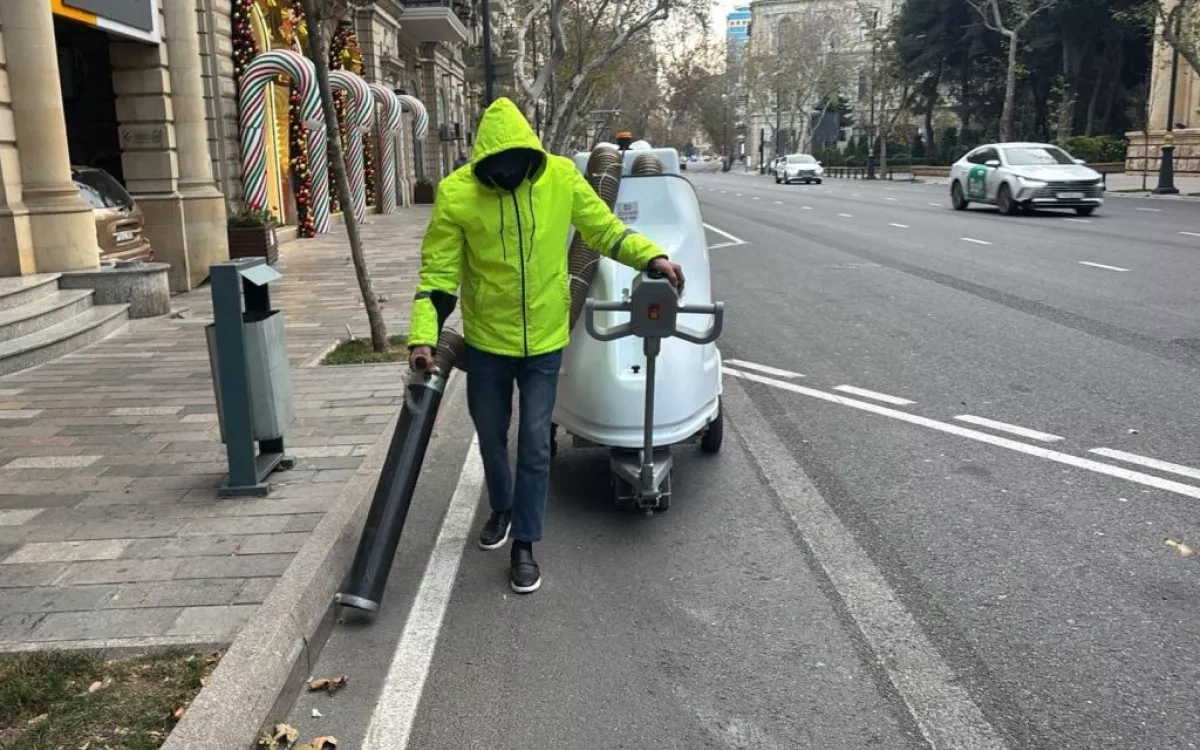 Baku greets New Year morning clean and orderly