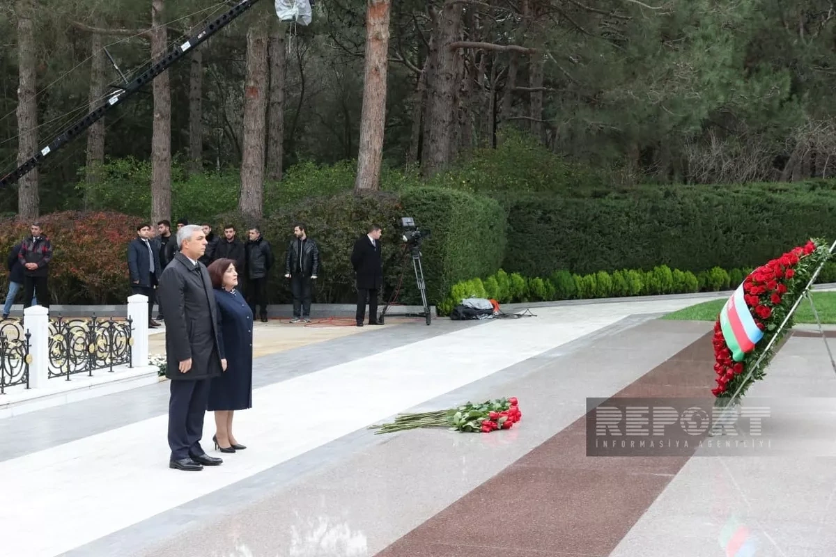 Azerbaijani officials pay tribute to Heydar Aliyev on 22nd anniversary of his death PHOTO