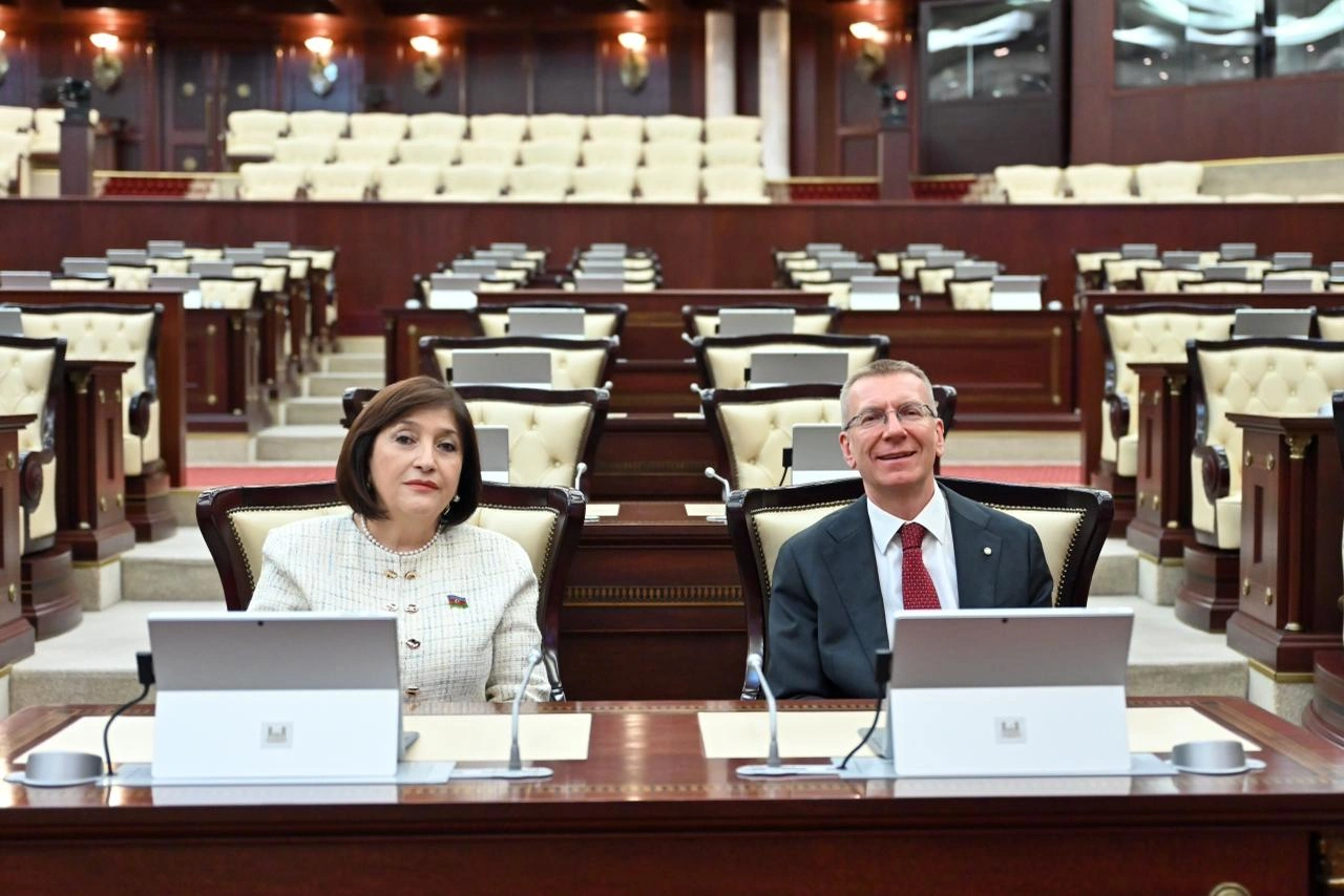 Azerbaijani Parliament Speaker meets with Latvian President (PHOTO)
