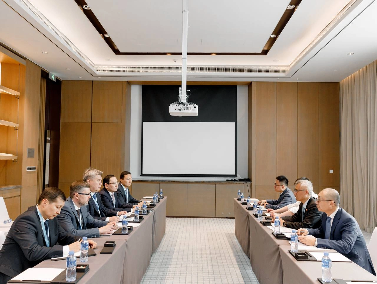 QazaqGaz and PetroChina International discuss expansion of long-term cooperation