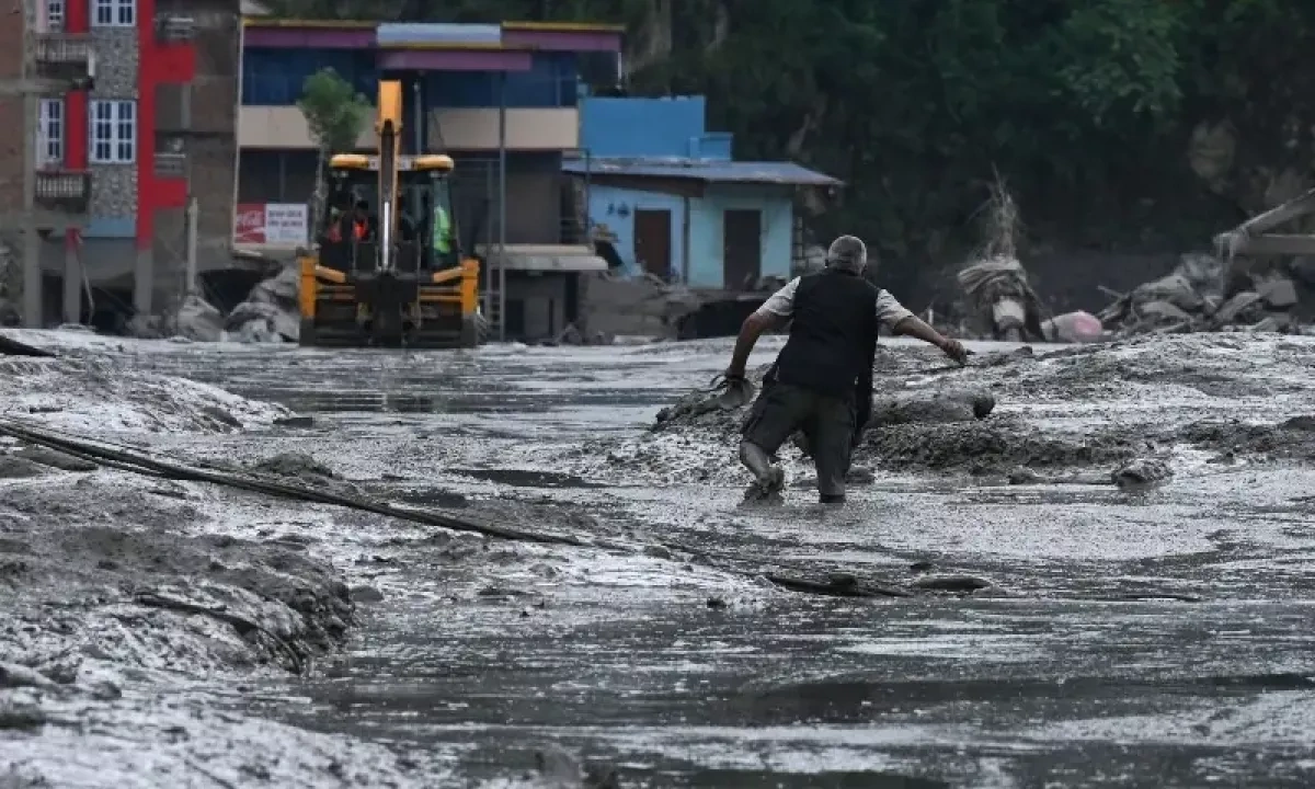 Nepal flood death toll rises to 475 as hundreds remain missing PHOTO
