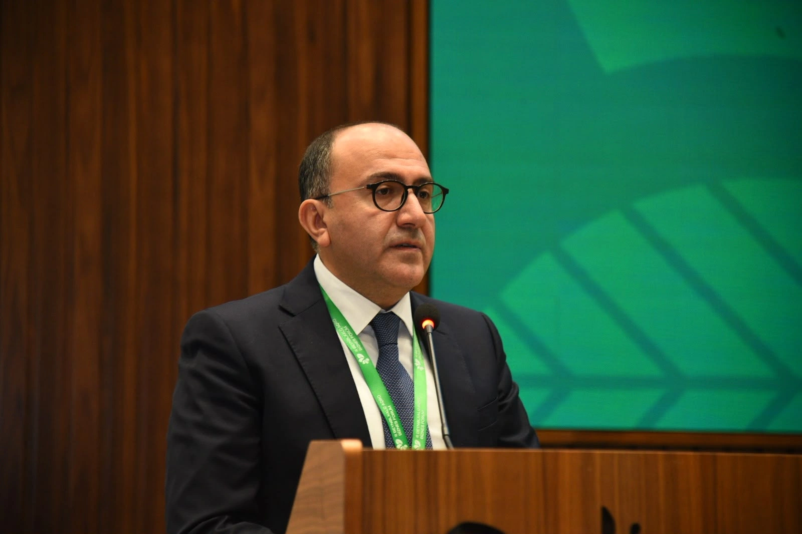 Azerbaijan submits agricultural sector bill to parliament