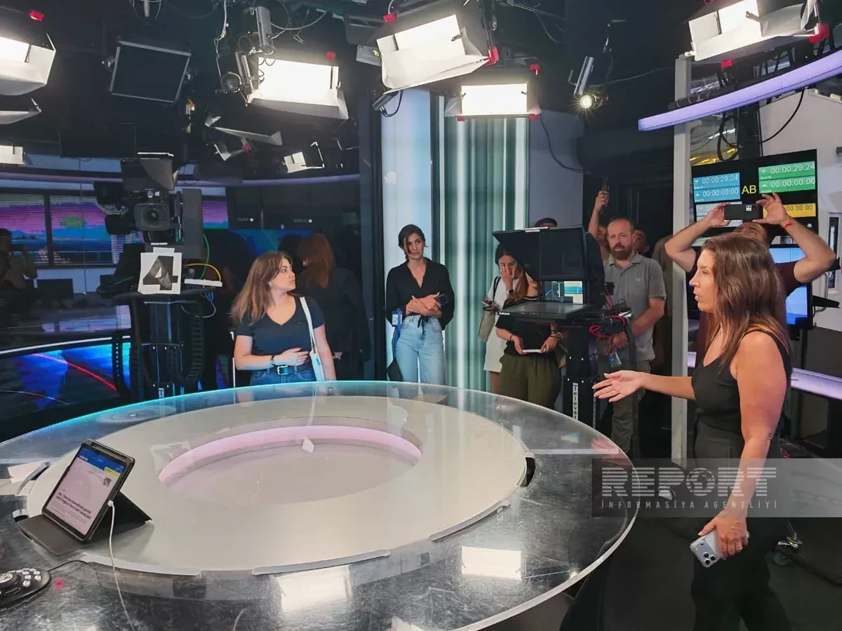 Azerbaijani journalists explore i24NEWS operations in Israel PHOTO