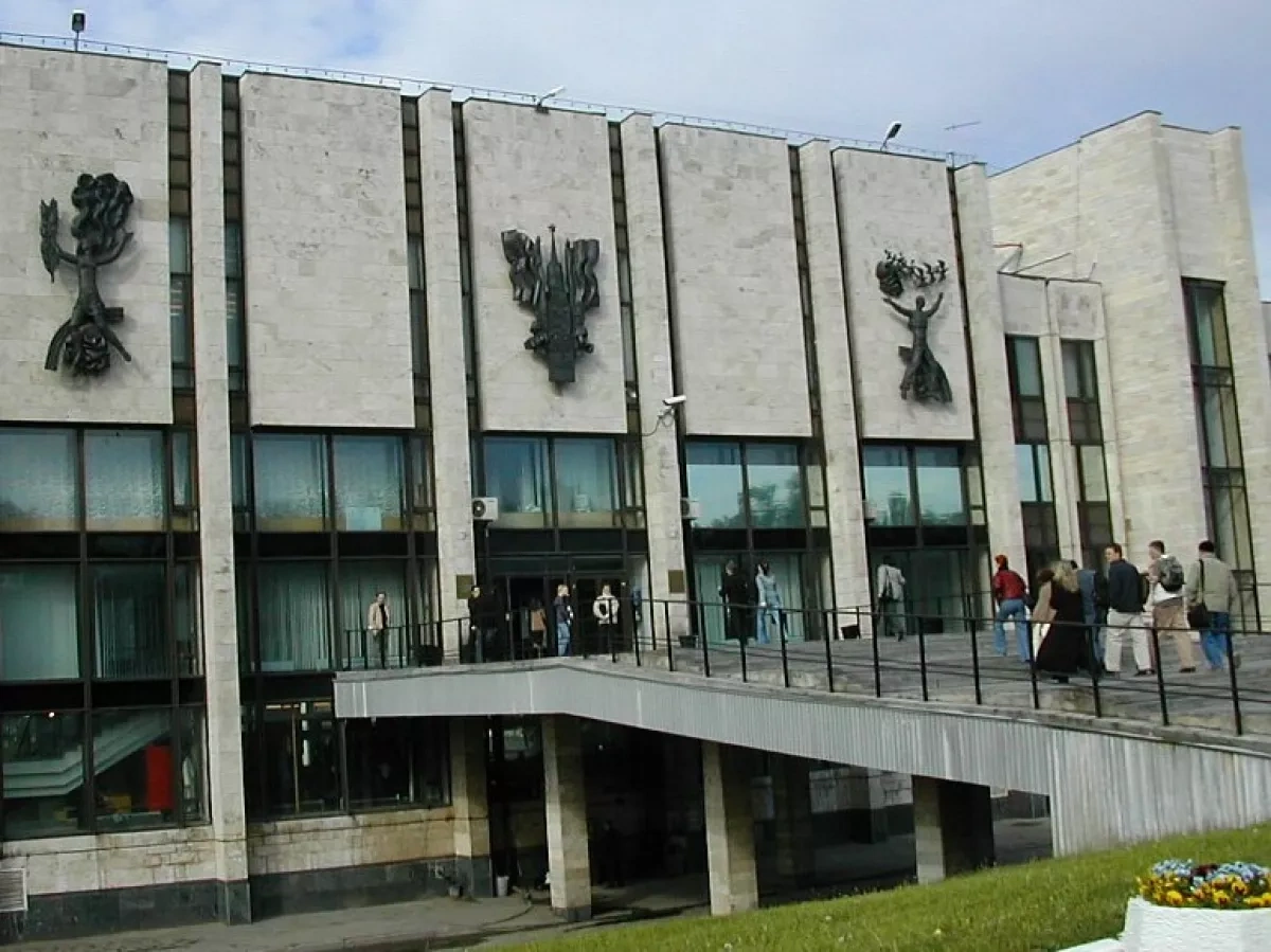 Russian university vice-rector and son wanted in major fraud case