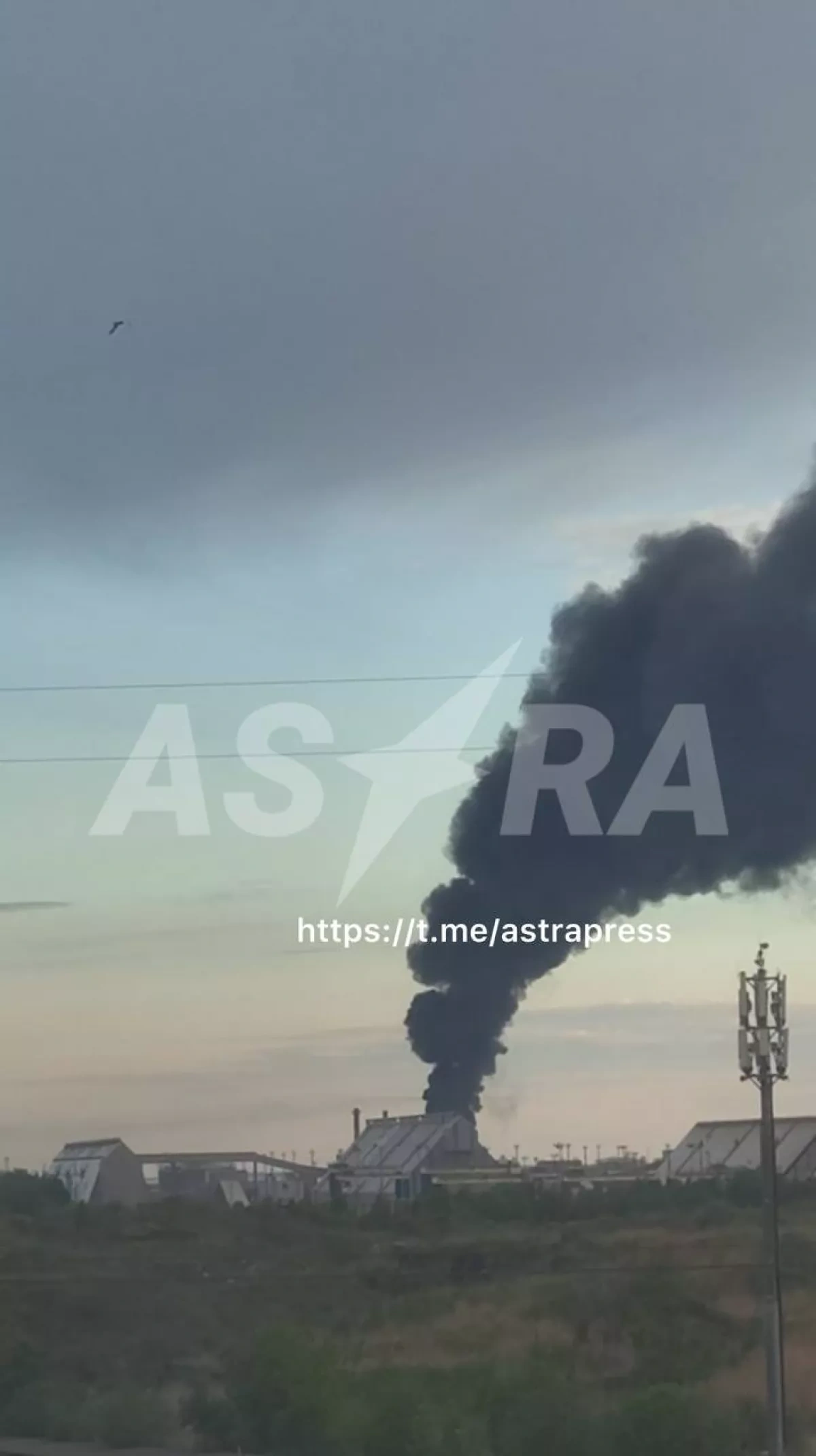 ASTRA: Drone strike triggers fire at oil terminal in Russia's St. Petersburg PHOTO / VIDEO