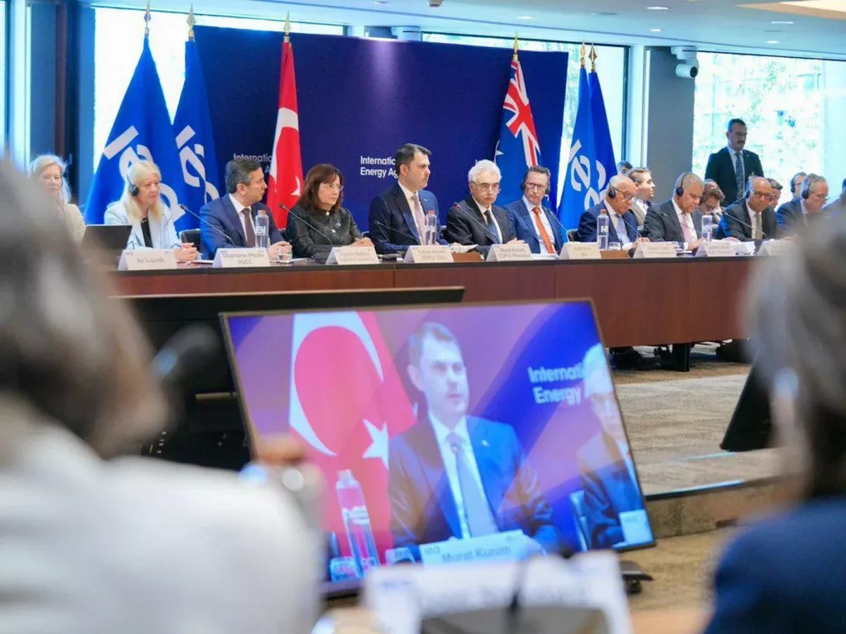 Azerbaijani deputy FM mulls COP, climate change, energy in Paris meetings Photo