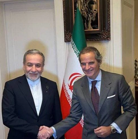 Iran's foreign minister holds talks with IAEA Director General