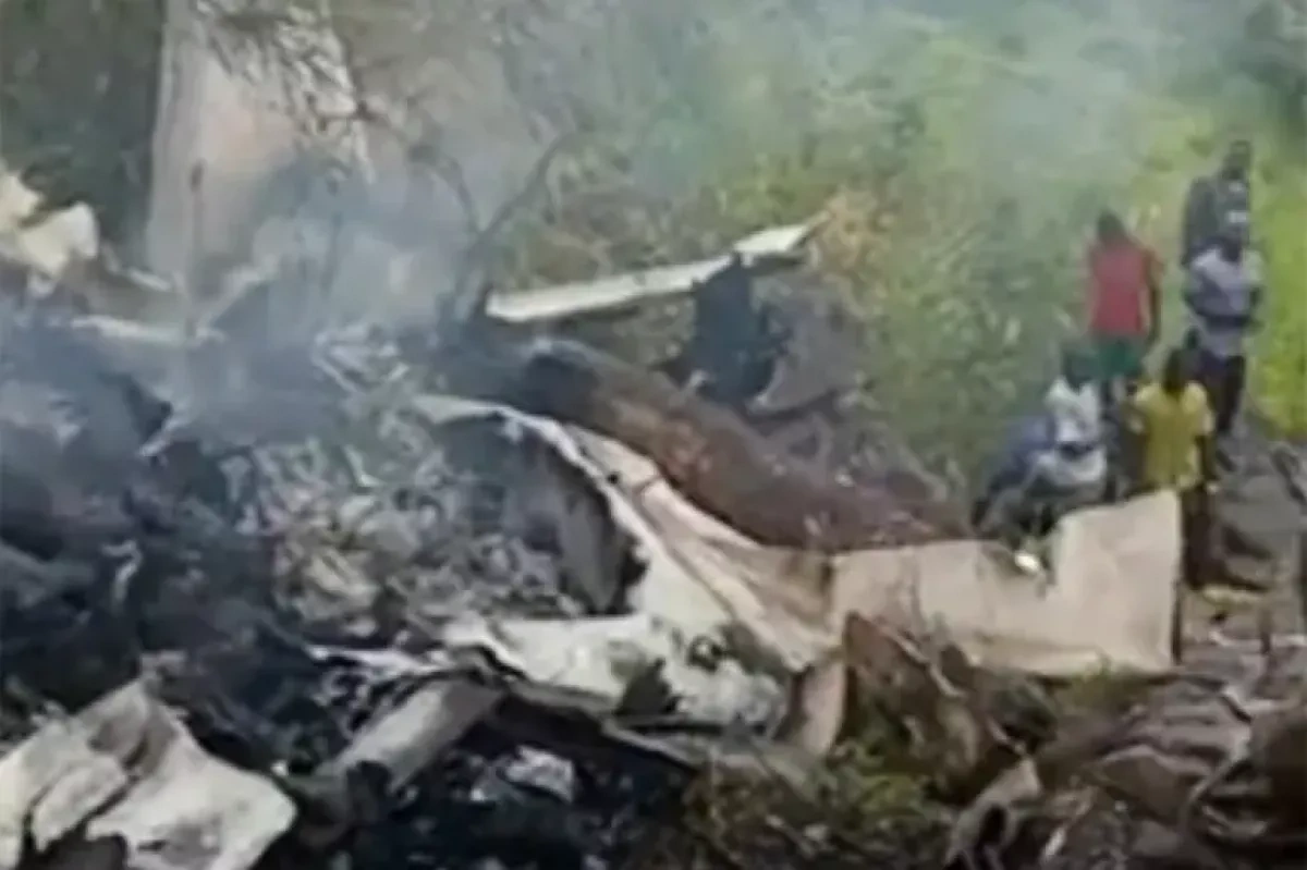 Plane crash in South Sudan kills all 14 aboard PHOTO