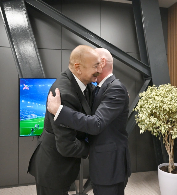 Gianni Infantino presented keepsakes to President Ilham Aliyev (PHOTO)