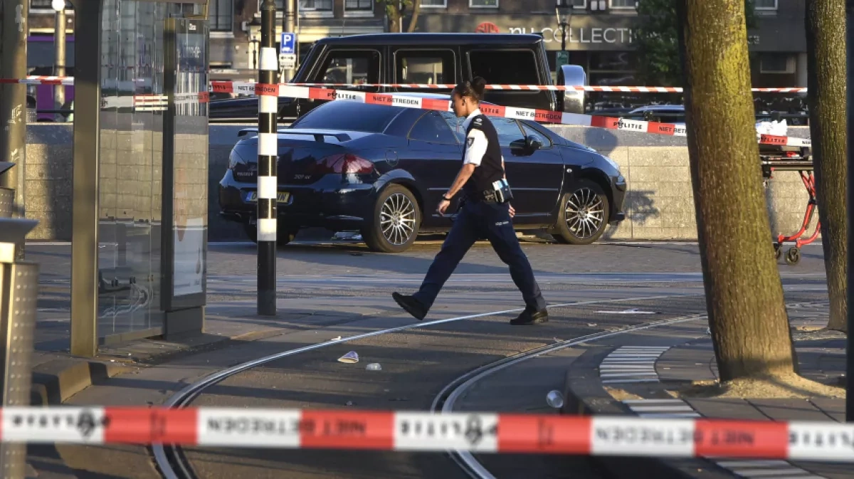 Explosion damages Jewish school in Amsterdam video