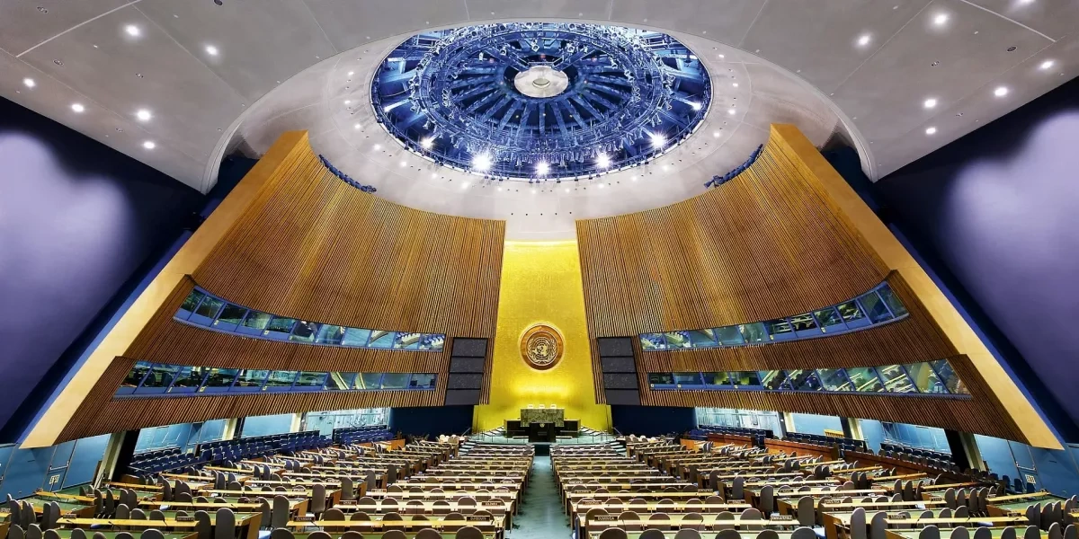 UN adopts resolution backing Palestinian right to independent state PHOTO