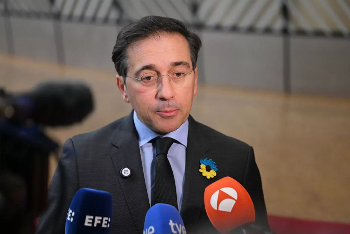 Spain urges EU to lift sanctions on Venezuela’s acting president