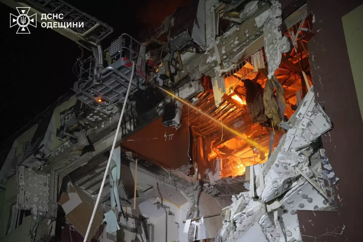 Overnight strike on Ukraine's Odesa kills three, including child VIDEO / PHOTO