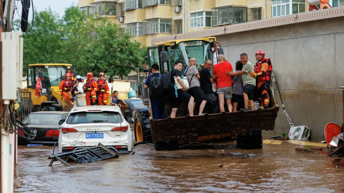 Tens of thousands displaced as heavy rain batters southern China