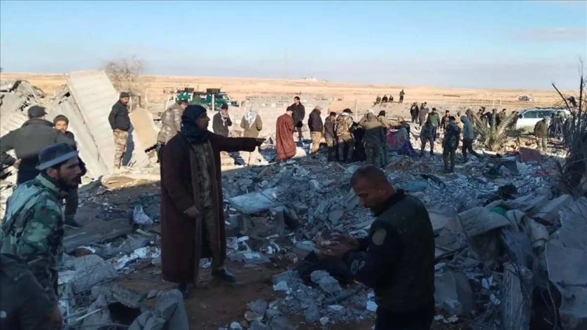 Thirty killed as deadly strikes hit militia bases in western Iraq video