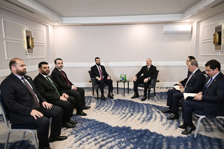 President Ilham Aliyev meets with Transitional President of Syria in Antalya (PHOTO)