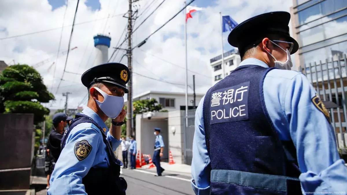 Two arrested in Tokyo for assaulting taxi driver
