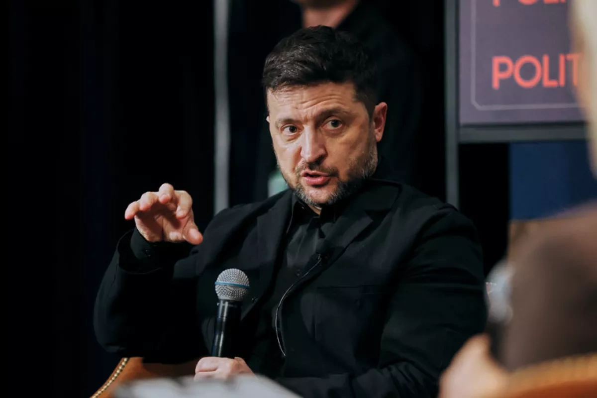 Zelenskyy: "Only US can stop Putin" video