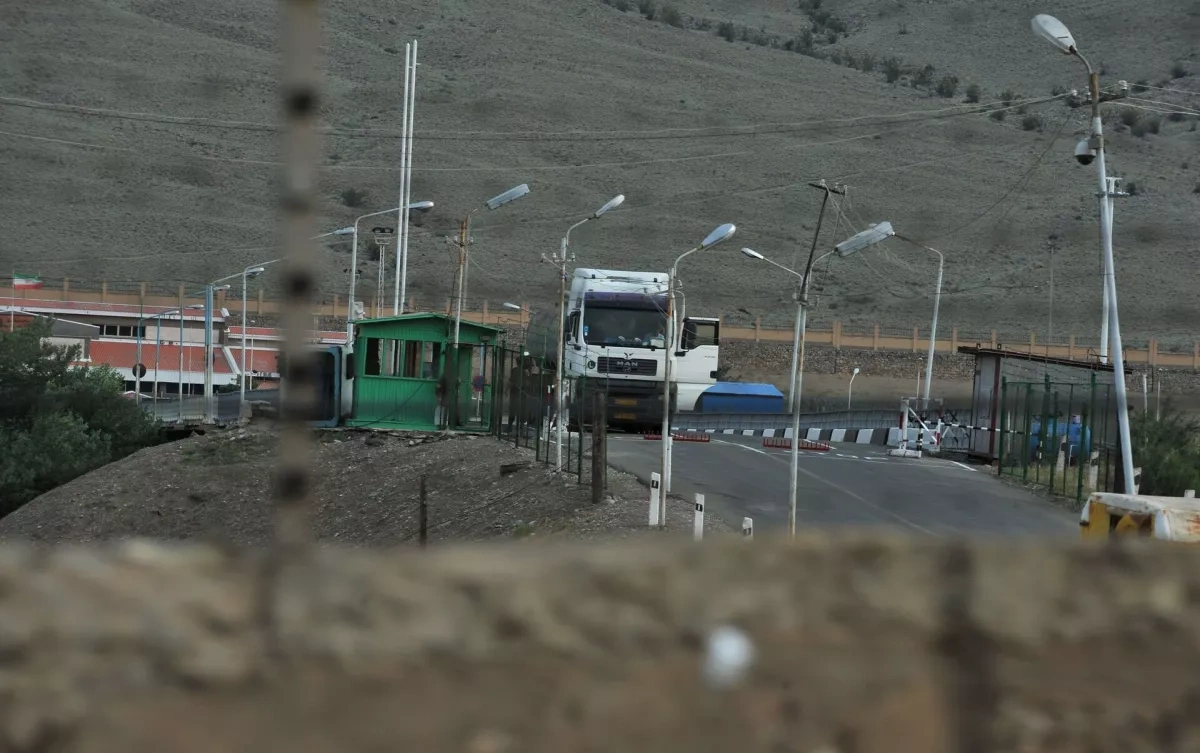 Iran begins construction of new customs checkpoint on border with Azerbaijan