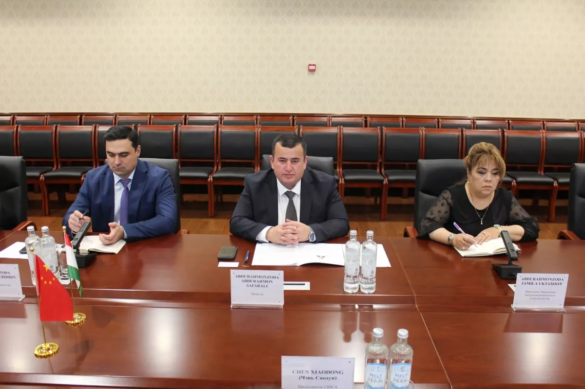 Tajikistan, China advance talks on infrastructure projects, economic cooperation PHOTO