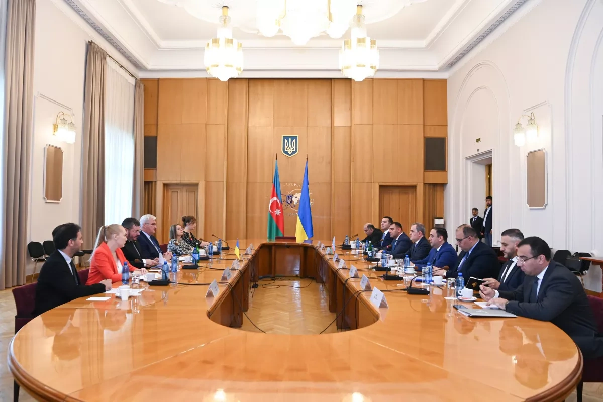 Azerbaijan, Ukraine FMs hold wide-ranging talks on security, partnership