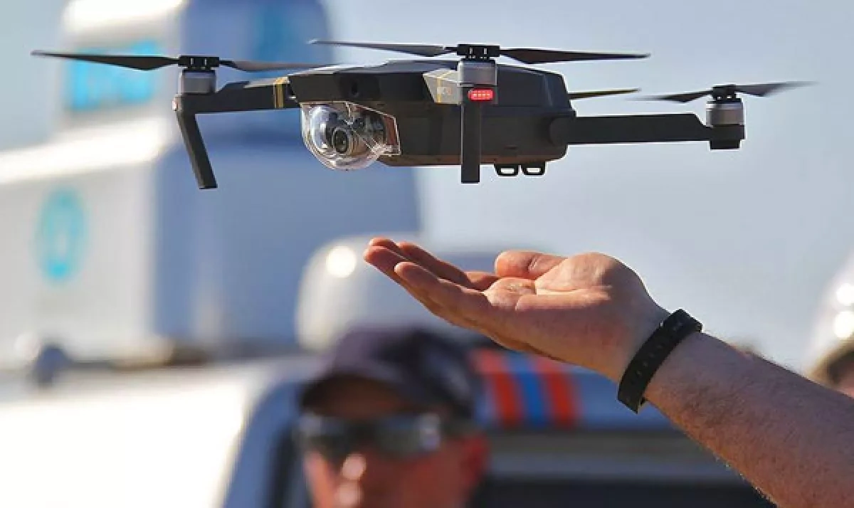 Lithuanian security officers detain man flying drone in restricted zone