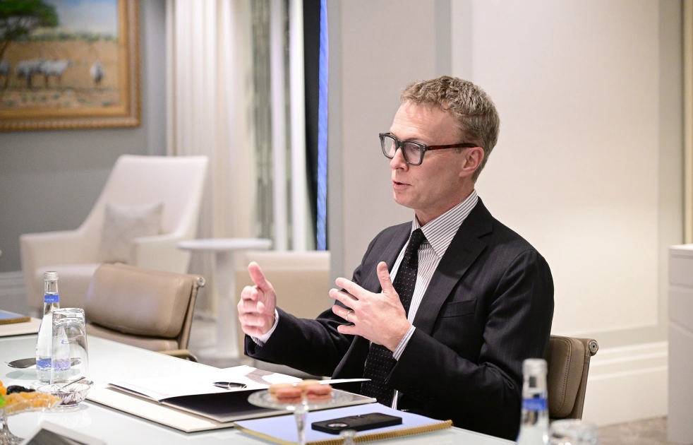 Vice-President of Heydar Aliyev Foundation Leyla Aliyeva meets with Special Representative of WHO Regional Office for Europe (PHOTO)