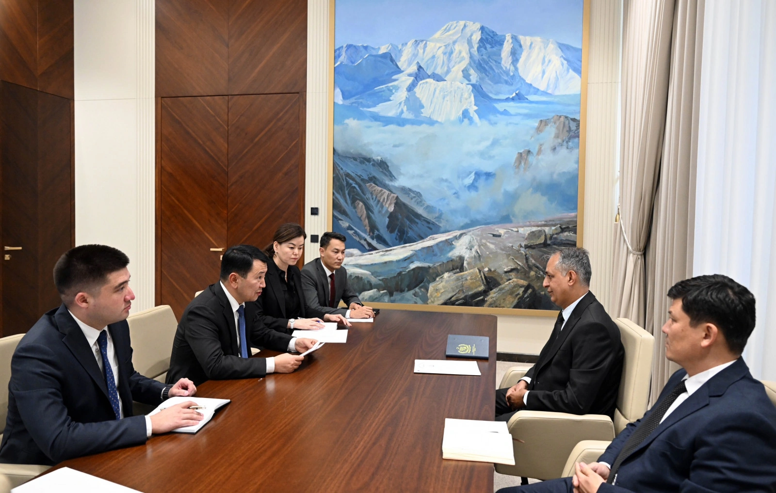 Kyrgyzstan, Pakistan discuss bean exports and expanding trade