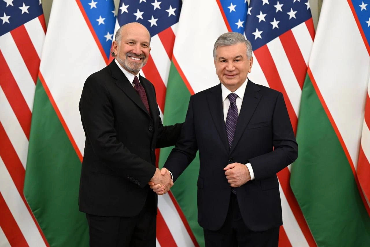 President of Uzbekistan holds meeting with U.S. Secretary of Commerce