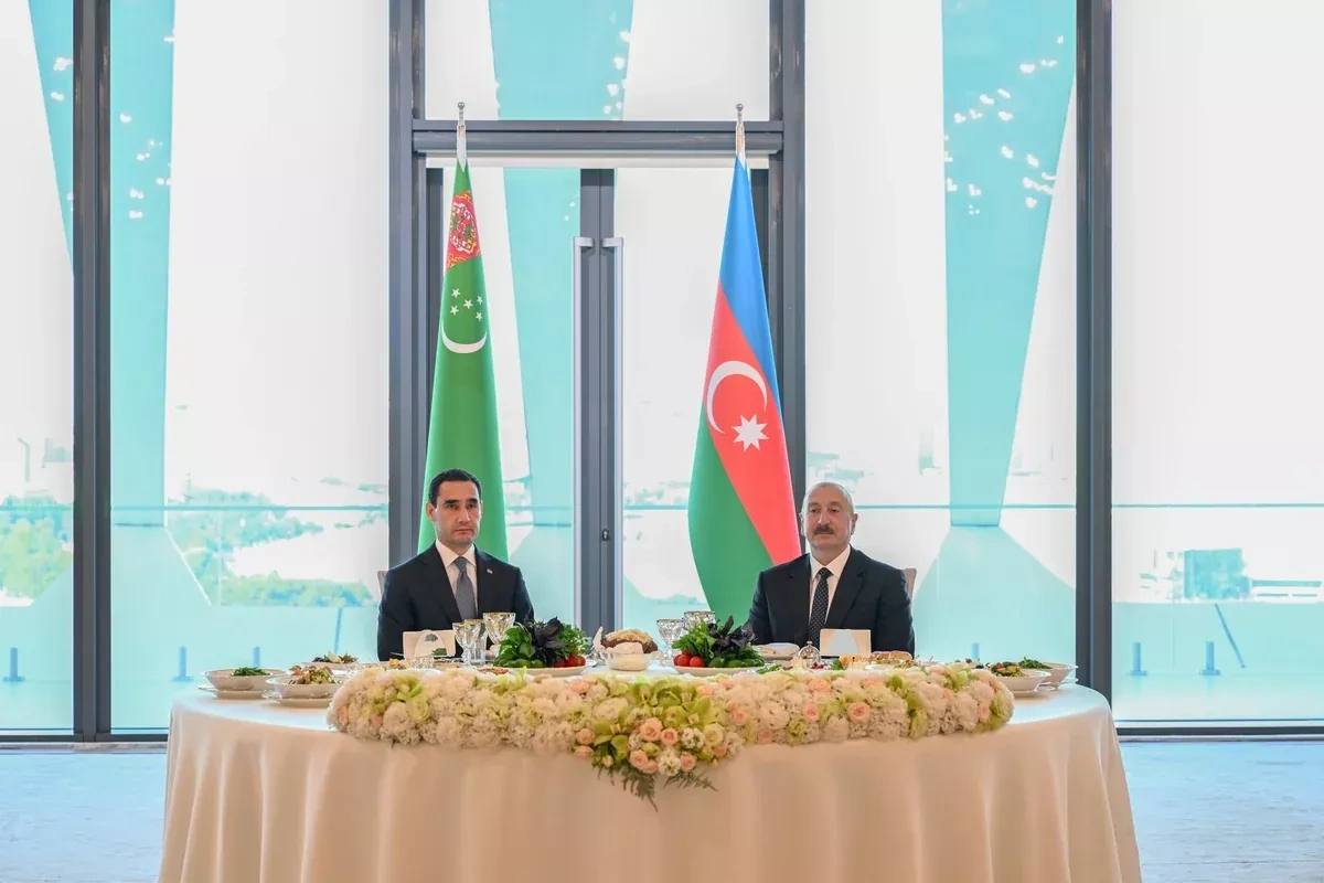 Baku holds official banquet for Turkmen leader PHOTO