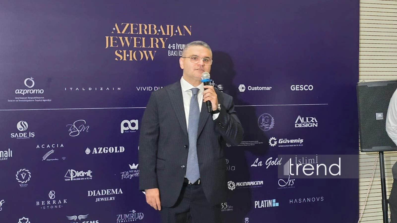 Azerbaijan aims to increase its share of jewelry exports - official