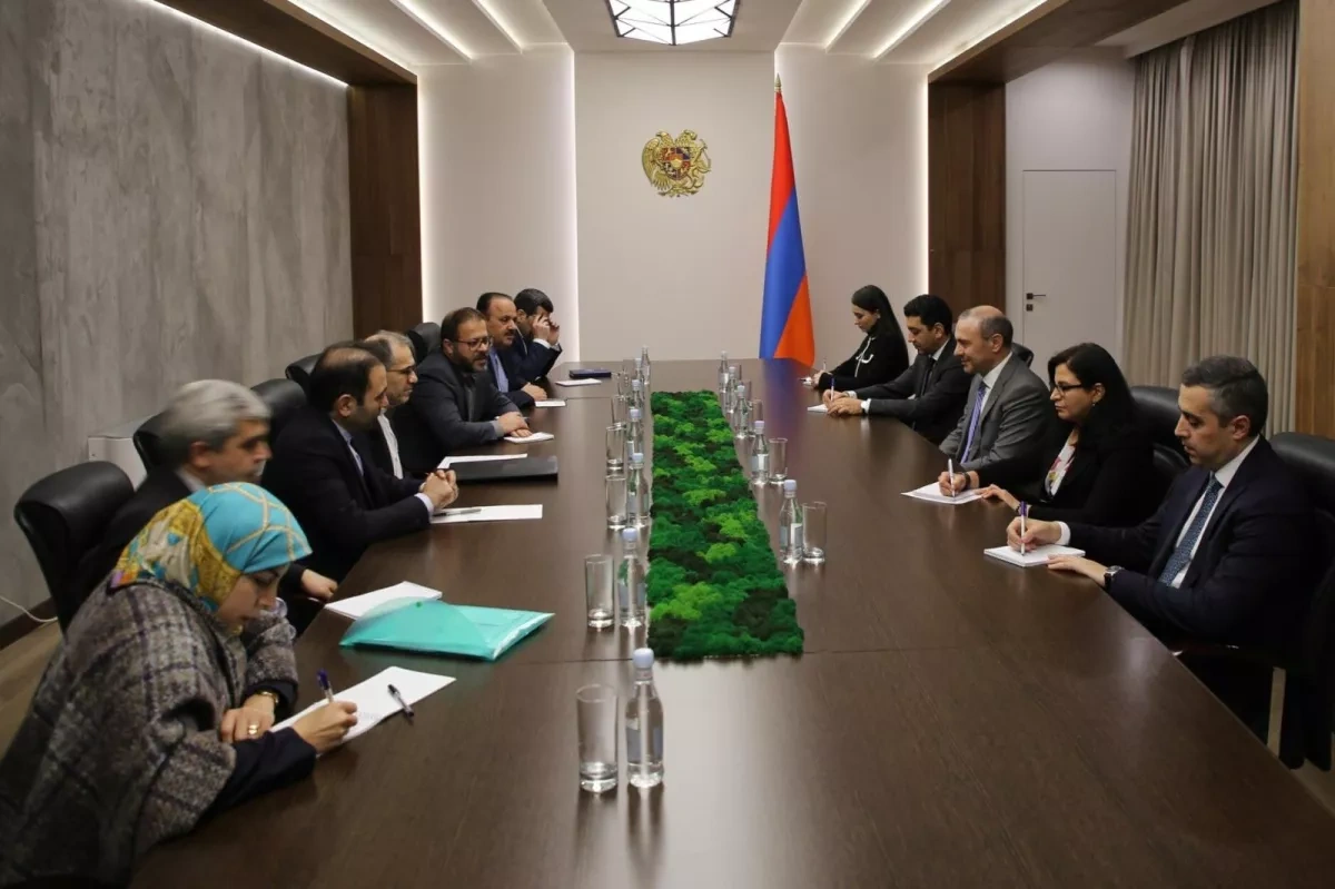 Armenia, Iran discuss unblocking regional communications