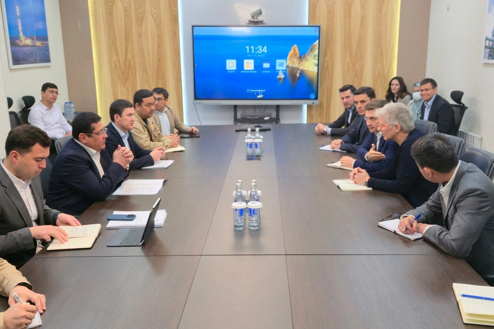Uzbekneftegaz, Schlumberger review progress of joint oil and gas projects