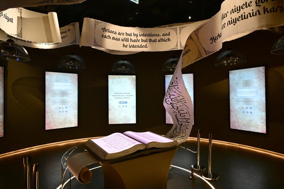 Heydar Aliyev Foundation VP Leyla Aliyeva visits “The World Through a Child’s Eyes” exhibition and Imam al-Bukhari Memorial Complex in Samarkand (PHOTO)