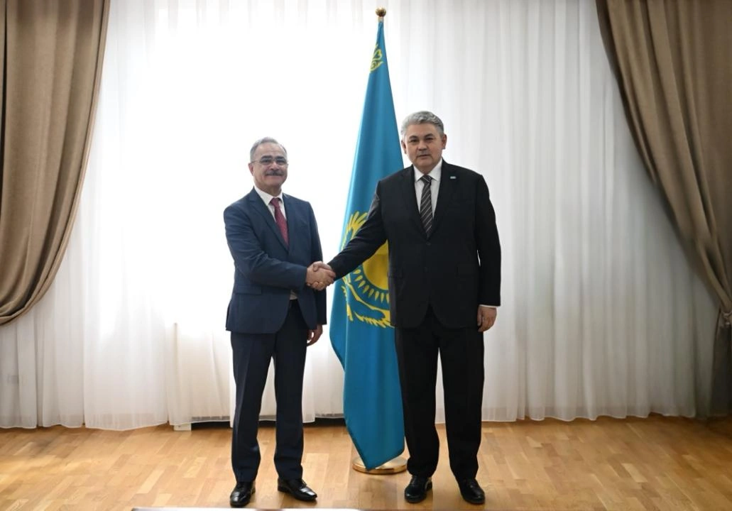 Kazakhstan, Azerbaijan discuss Trans-Caspian route development, strategic partnership