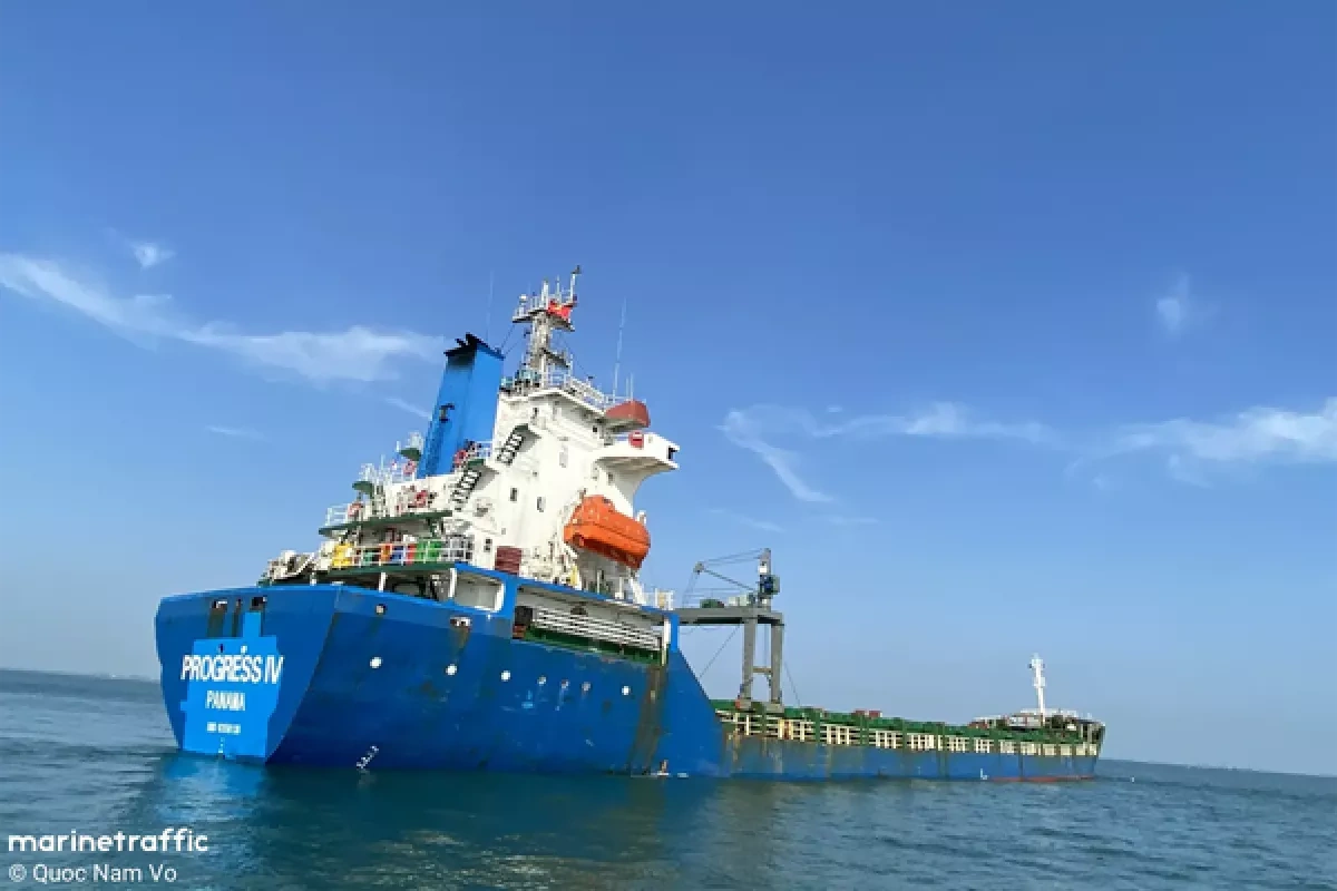 Dominican-flagged vessel catches fire in Black Sea, 12 crew rescued