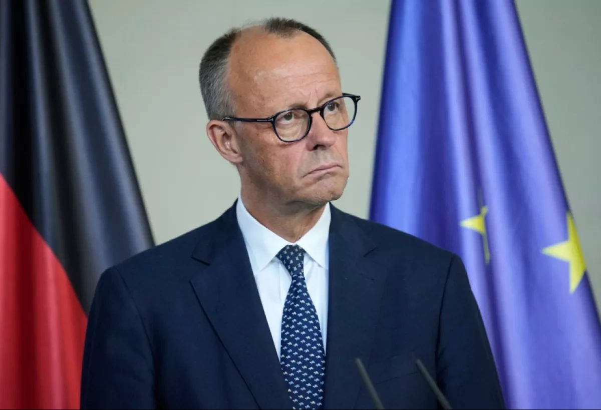 German chancellor hits record low approval rating Poll results