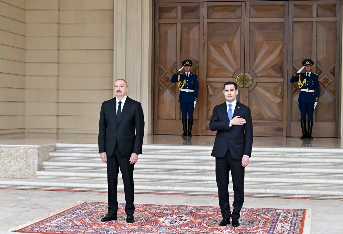 Azerbaijan hosts formal welcome ceremony for Turkmen president PHOTO