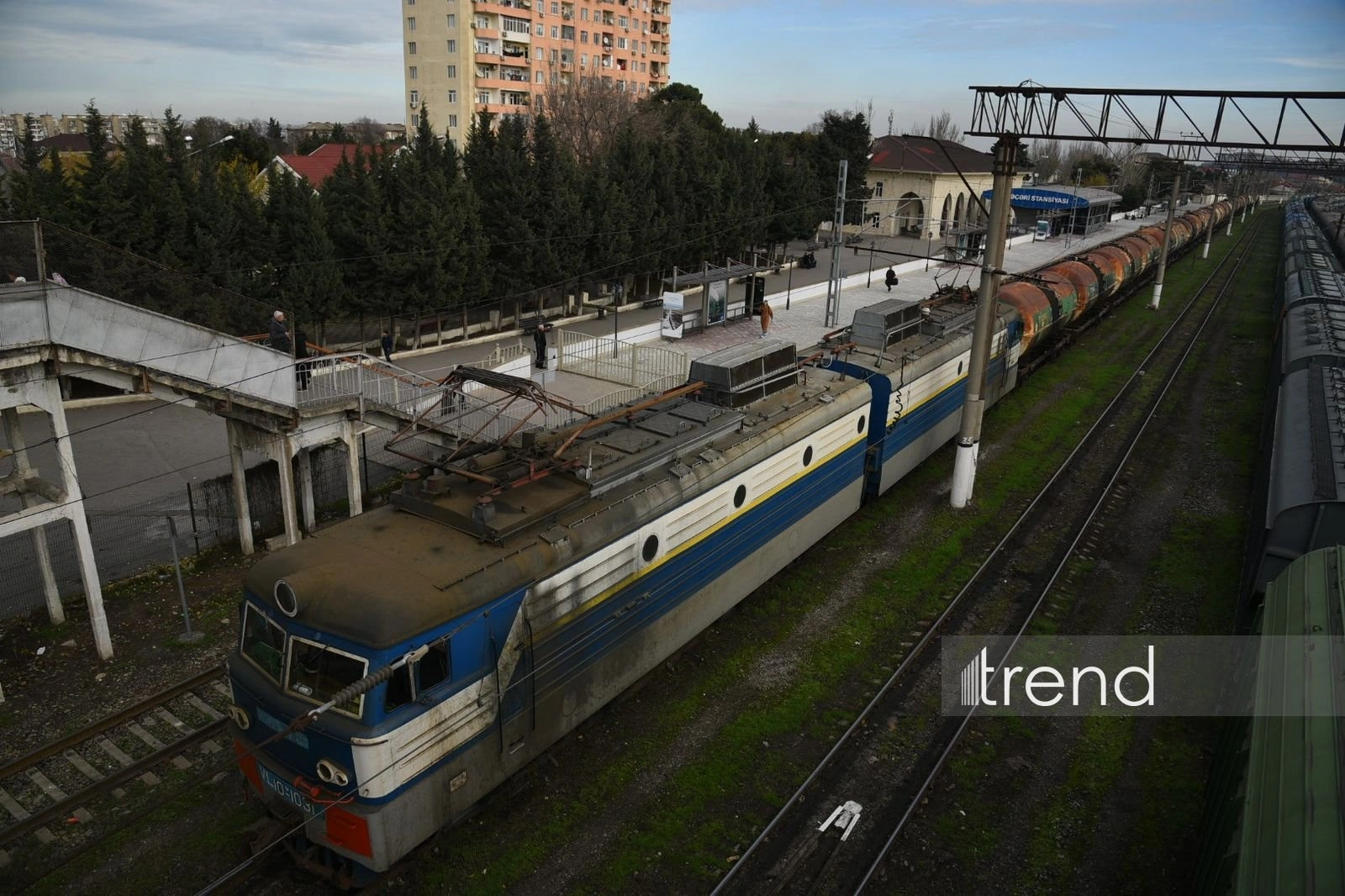 Azerbaijan dispatches multiple cistern wagons of RON95 gasoline to Armenia (PHOTO)