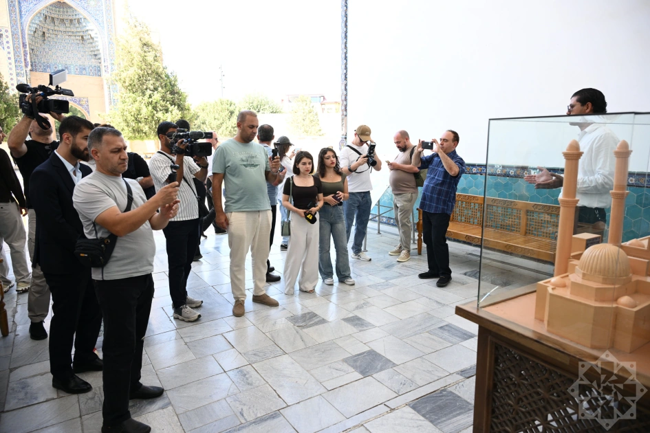 Azerbaijani journalists explore history of Timurid dynasty in Samarkand (PHOTO)