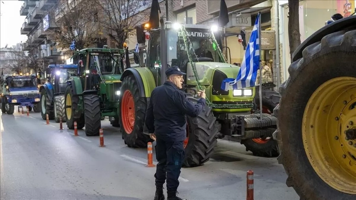 Greek farmers persist in fourth week of protests over delayed EU subsidies