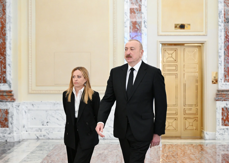 President Ilham Aliyev holds one-on-one meeting with President of the Italian Council of Ministers Giorgia Meloni (PHOTO)