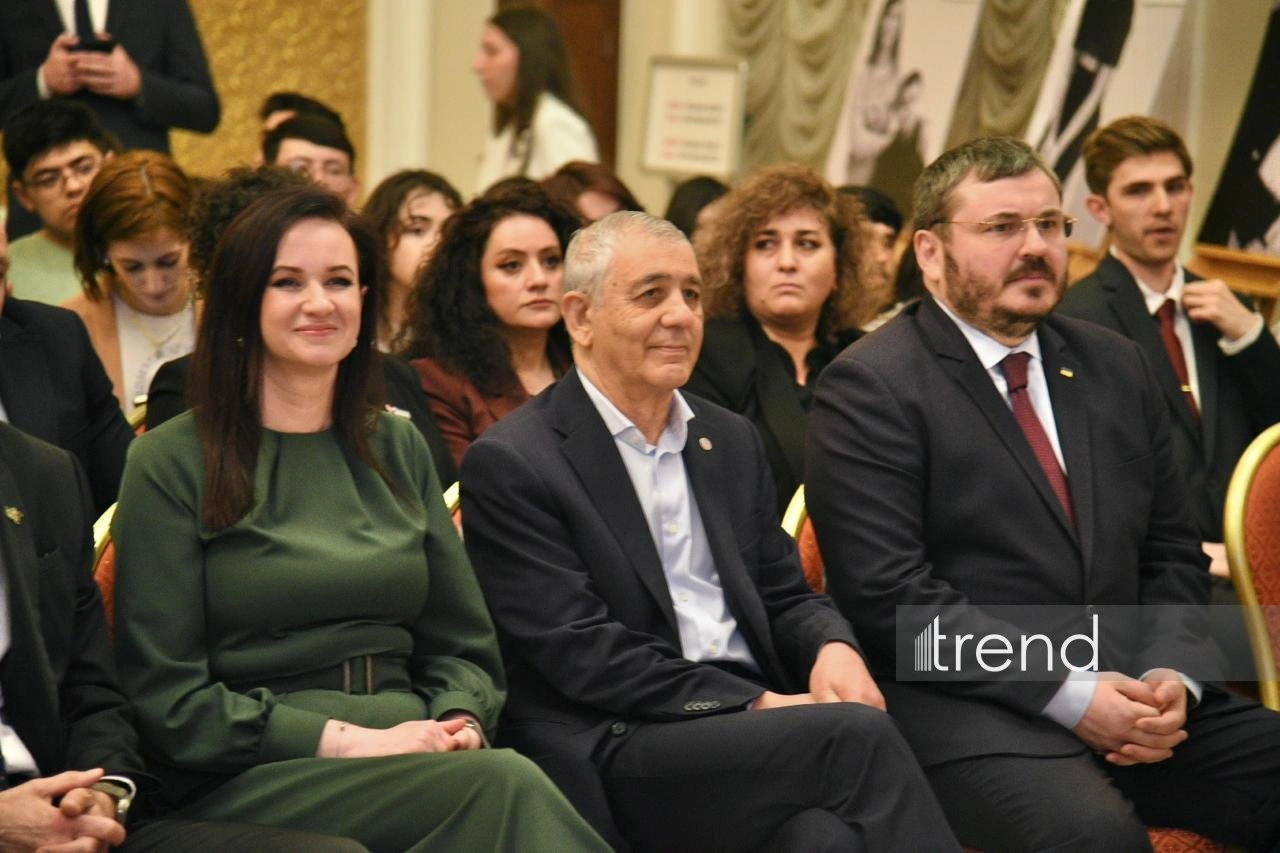 Azerbaijan's Baku hosts exhibition 'Not All of Them: Portraits of War Refugees' (PHOTO)