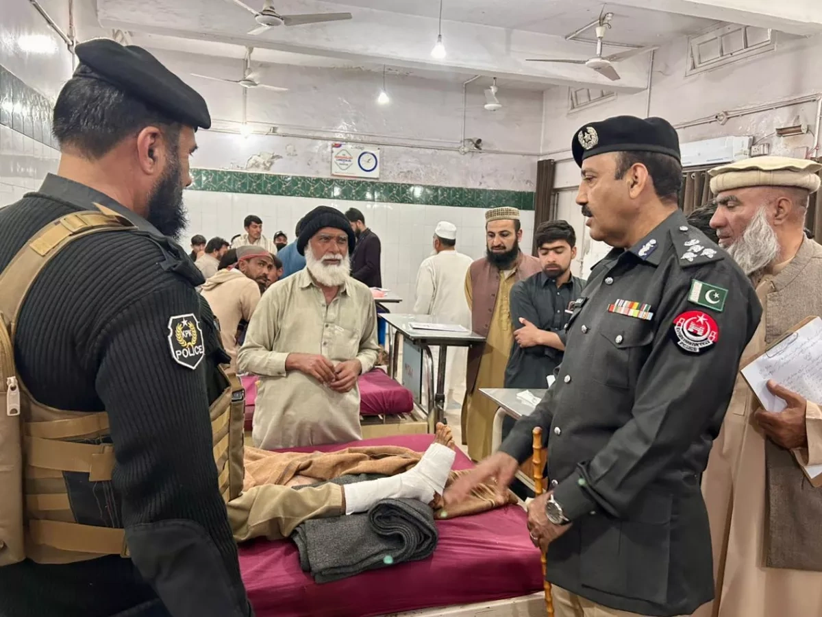 Two killed, including child, in bomb blast near police station in Pakistan Photo