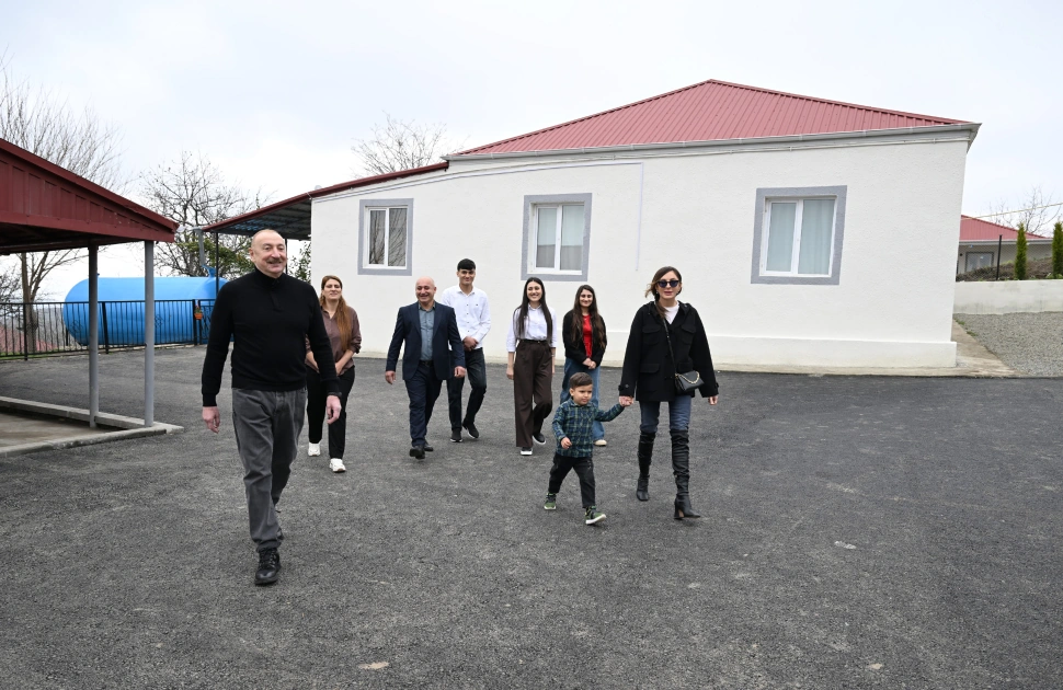 President Ilham Aliyev, First Lady Mehriban Aliyeva inspect restoration of individual houses and infrastructure in Khanoba village of Khojavend (PHOTO)