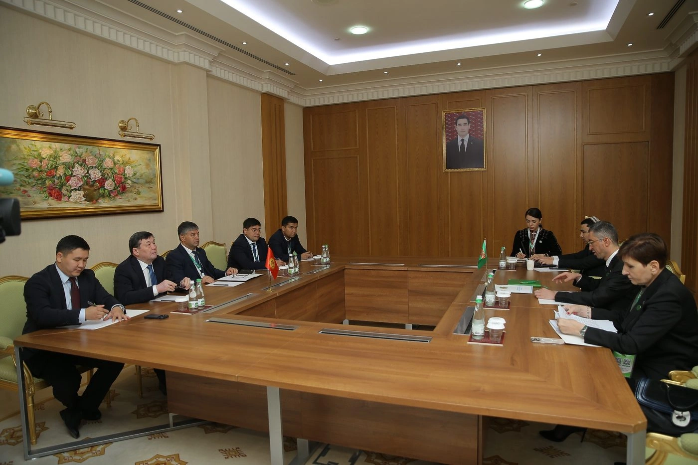 Kyrgyzstan, Turkmenistan discuss expanding investment cooperation