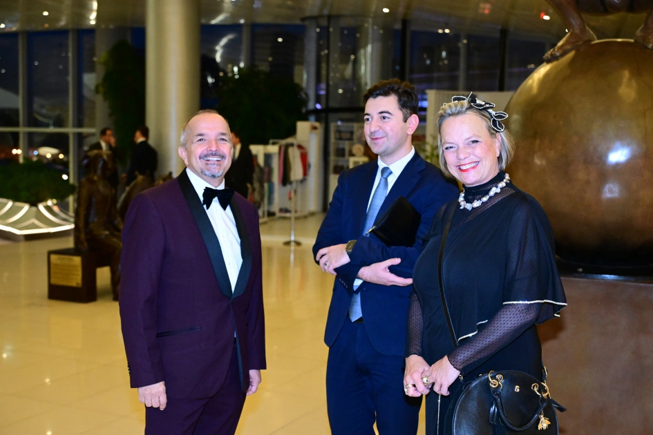 Heydar Aliyev Foundation VP Leyla Aliyeva and Alena Aliyeva attend official opening of Art Weekend (PHOTO)